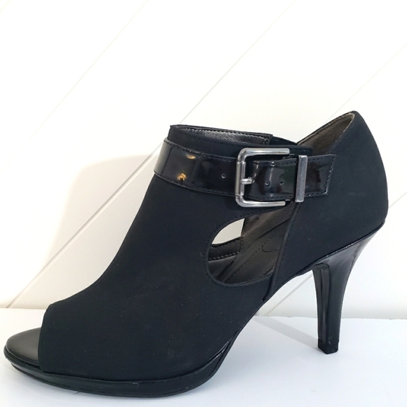 LIFESTRIDE Black Peep Toe Heels Women's Size 6.5 Shoes - Picture 2 of 12